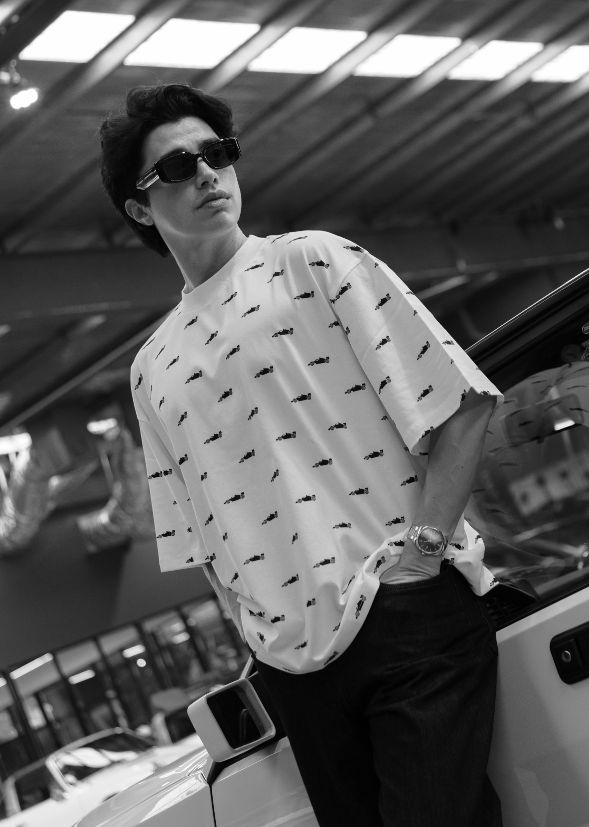 PITLANE TSHIRT (Black Cars)